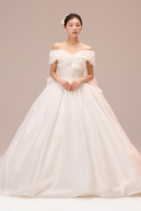 Besnard (ベルナール) no.03-0443 esum ウエディングドレス プリンセスライン 白 花 リボン
